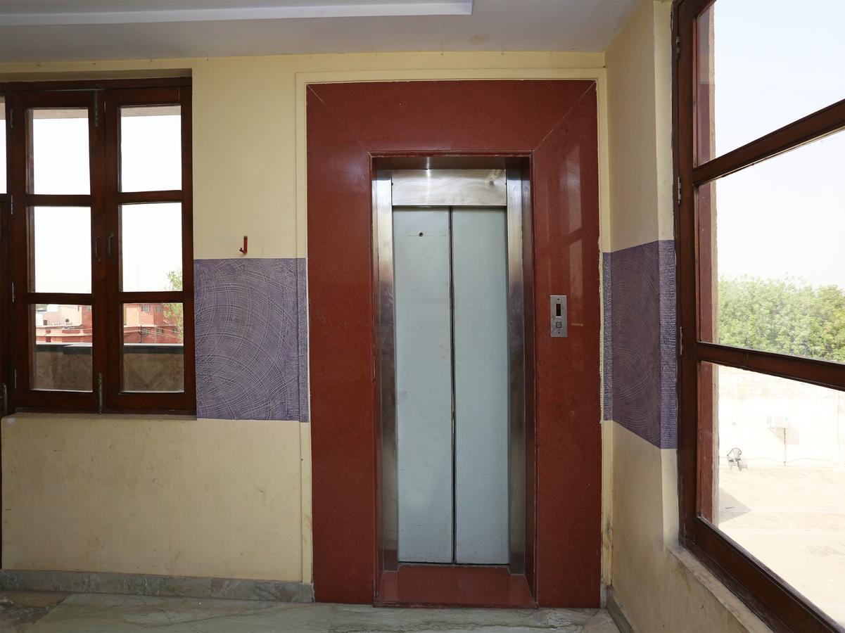 Sheel Gopal Vision Hotel Mathura Exterior foto