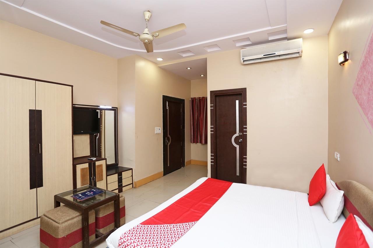Sheel Gopal Vision Hotel Mathura Exterior foto