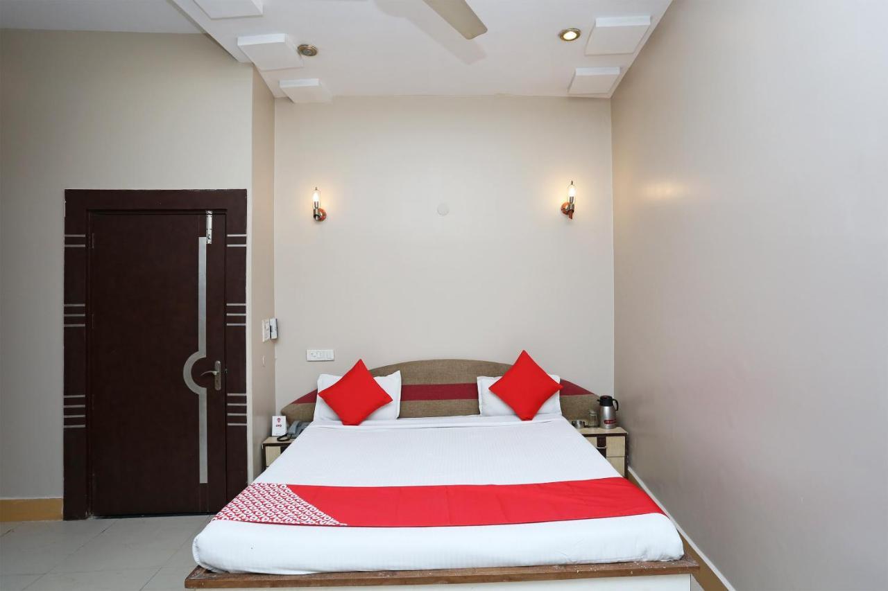Sheel Gopal Vision Hotel Mathura Exterior foto